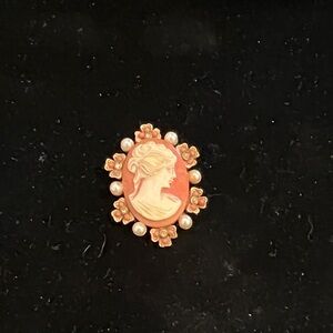 Elegant Cameo Brooch with Pearls and Floral Accents